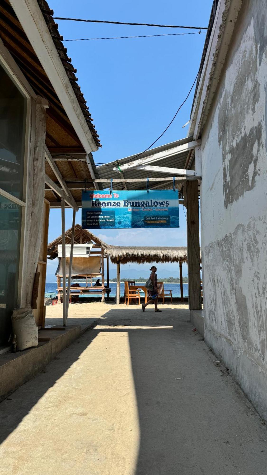 Bronze Bungalows Gili Meno Exterior photo