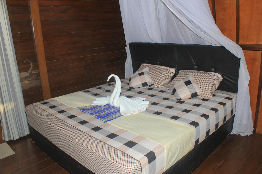 Bronze Bungalows Gili Meno Exterior photo