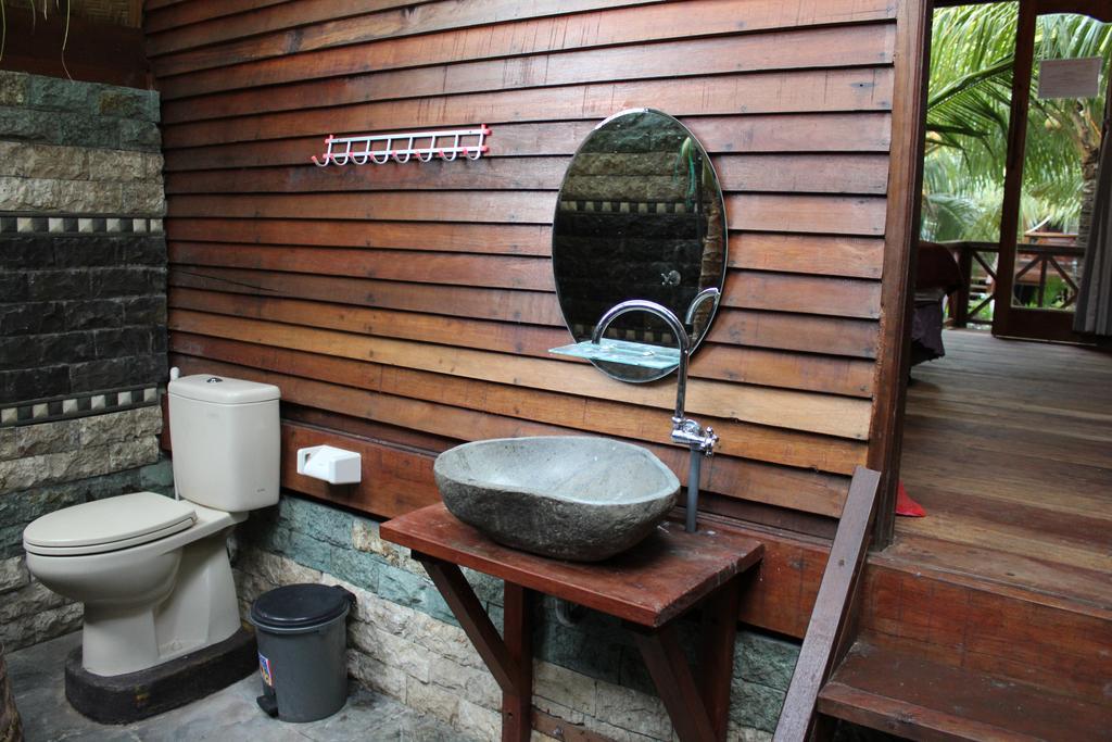 Bronze Bungalows Gili Meno Exterior photo